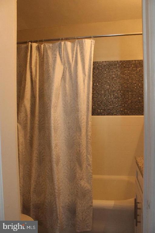 Building Photo - 2031 Locust St