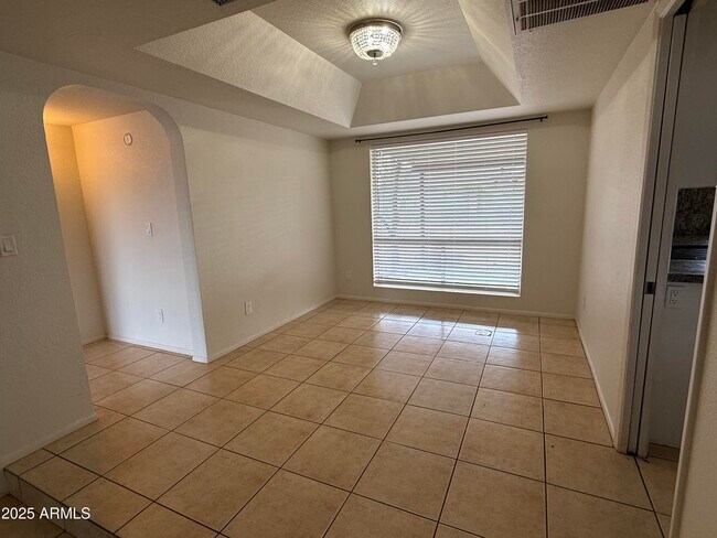 Building Photo - 1019 E Rowlands Ln