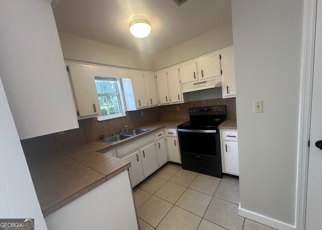 Building Photo - 520 Chateau Cir