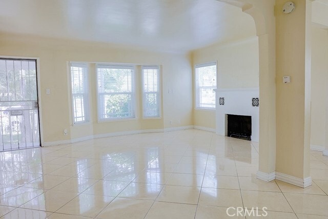 Building Photo - 2920 Los Flores Blvd