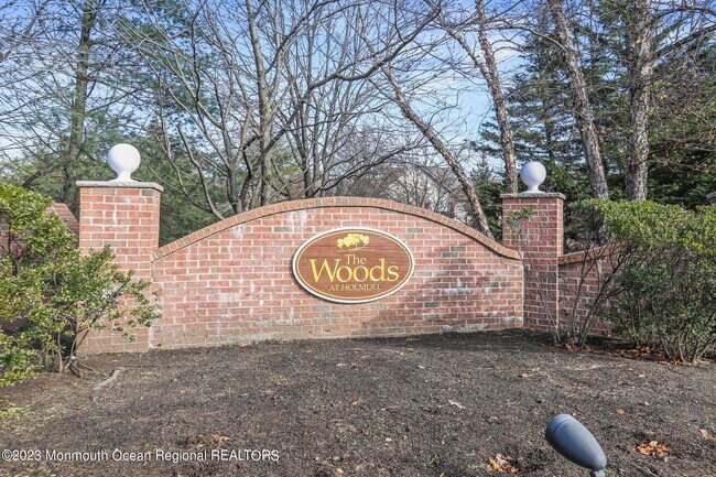 Building Photo - 19 Persimmon Ln