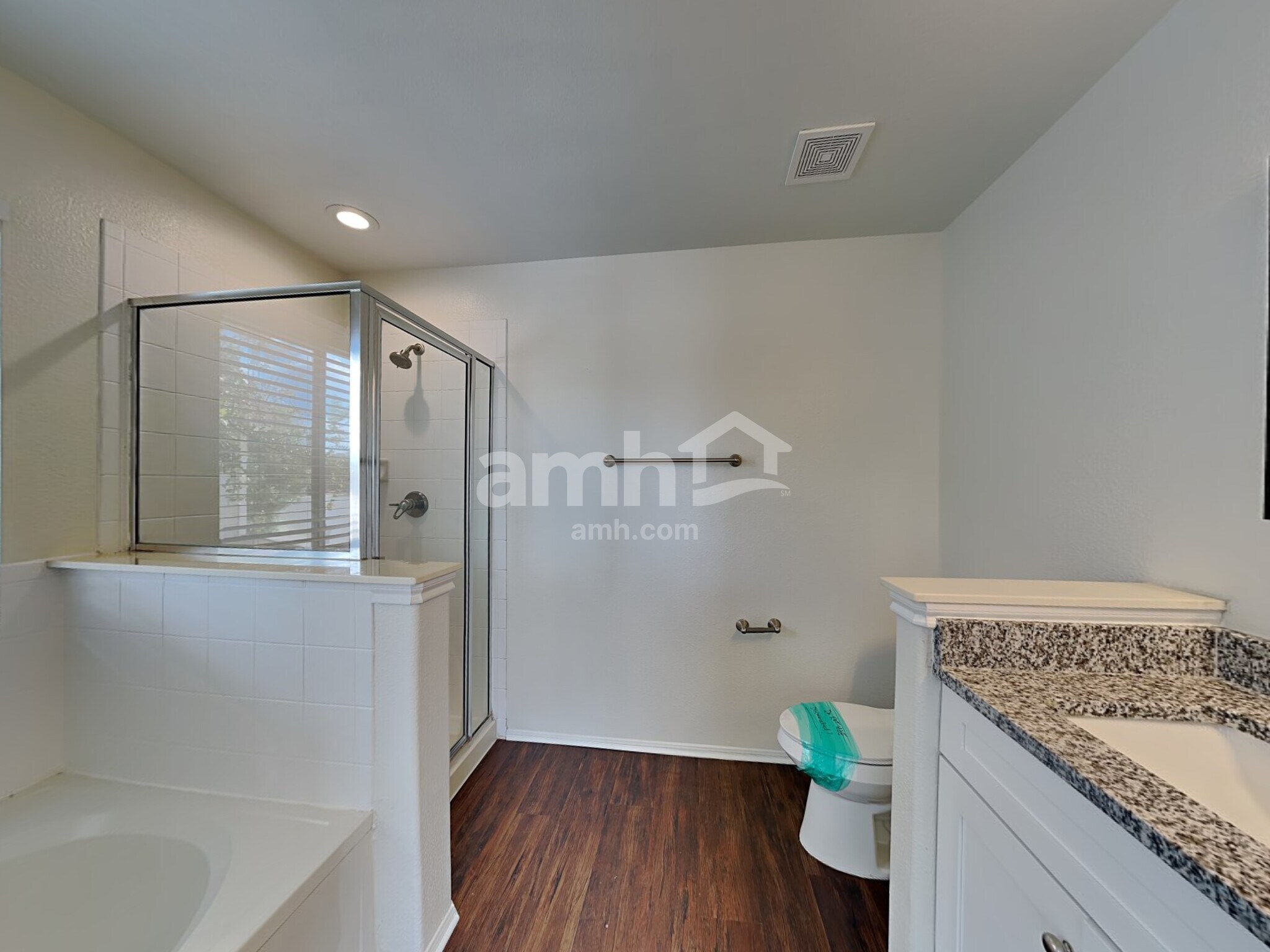 Building Photo - 22234 Goldcrest Run