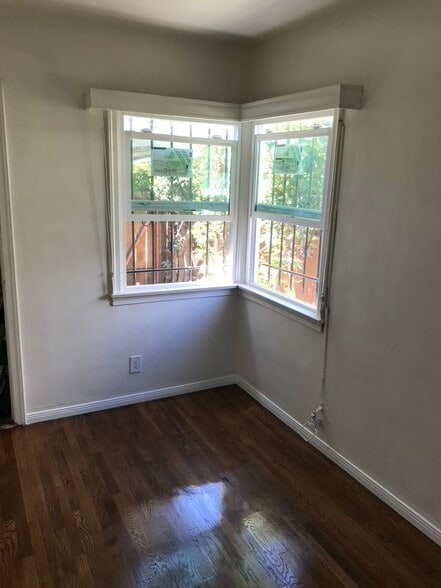 Building Photo - 1803 W 36th St