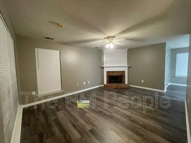 Building Photo - 201 Fairview Lake Way