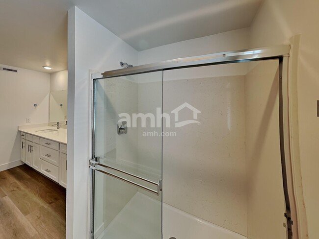Building Photo - 6504 E Paseo Alga