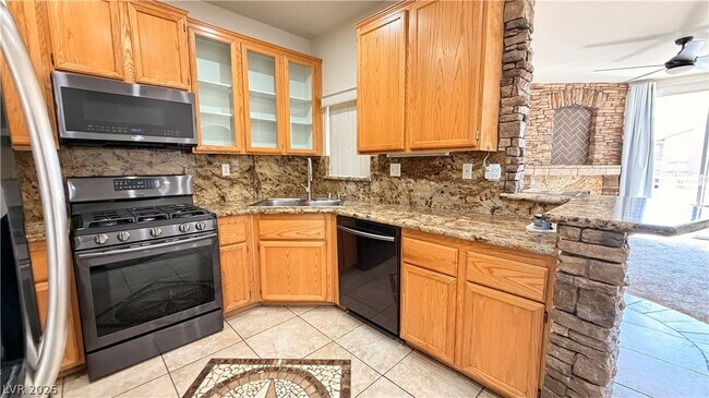 Building Photo - 75 N Valle Verde Dr