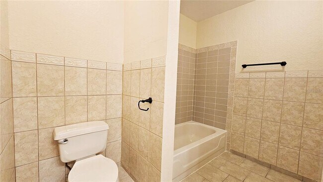 Building Photo - 7813 Sugar Bend Dr
