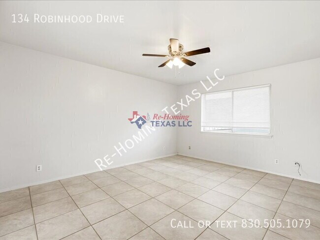 Building Photo - 134 Robinhood