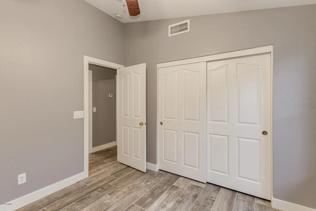 Building Photo - 4528 E Mossman Rd