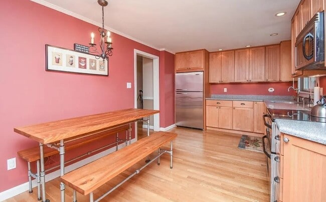 Building Photo - 19 Beatty St