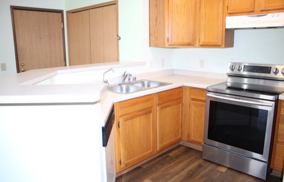 Kitchen with filter water system - 33A Grand Canyon Dr