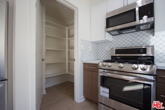 Building Photo - 4924 Laurel Canyon Blvd