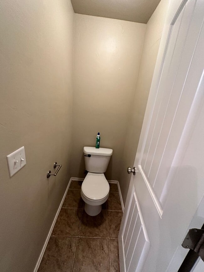 Building Photo - 4 bed 2 bath in Edmond