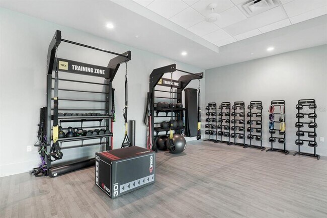 Building Photo - 350e E Marion Ave