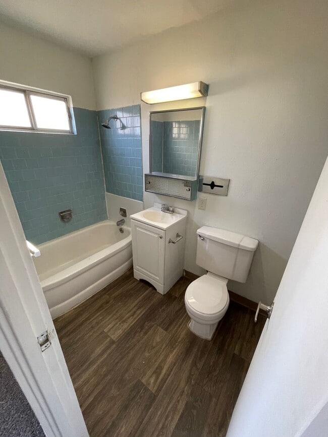 Building Photo - Studio Apartment on Las Vegas Strip - Close to all of the Excitement & More!!