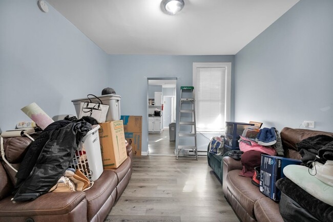 Building Photo - 830 Chestnut St