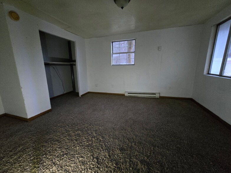 Building Photo - 29 Creek Dr