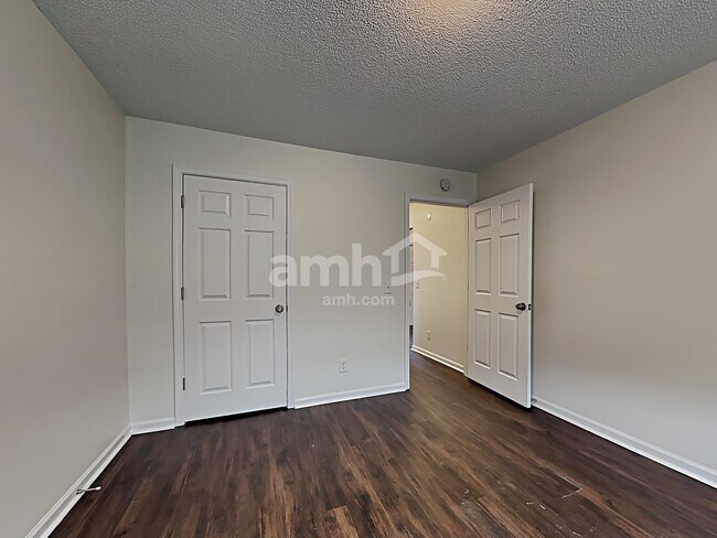 Building Photo - 161 Belle Grove Cir