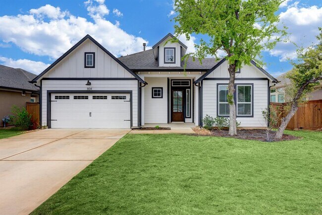 Primary Photo - 804 Beautyberry Ln