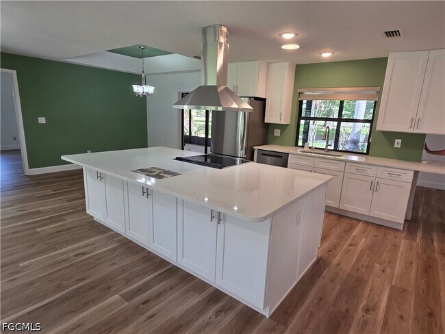 Building Photo - 1250 Riverbend Dr