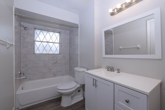 Building Photo - 9834 Denning Dr