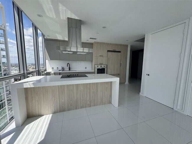 Building Photo - 1100 Biscayne Blvd