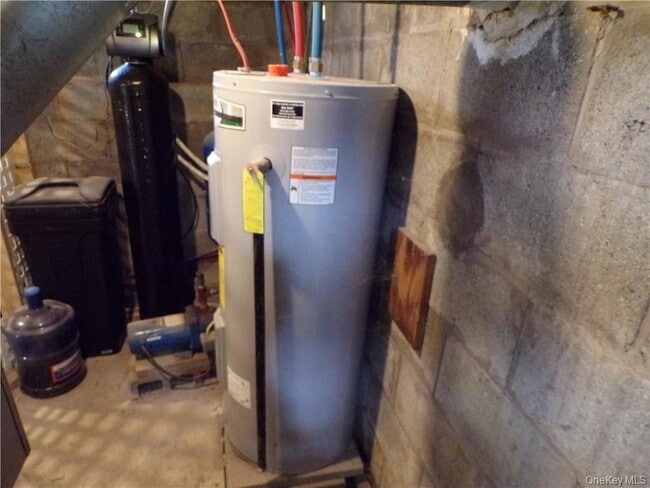 Building Photo - 2 Mertes Ln