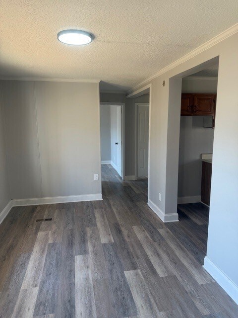 Building Photo - 1008 Pin Oak Ln