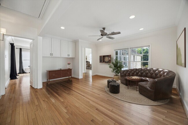 Building Photo - 2117 Chilton Rd