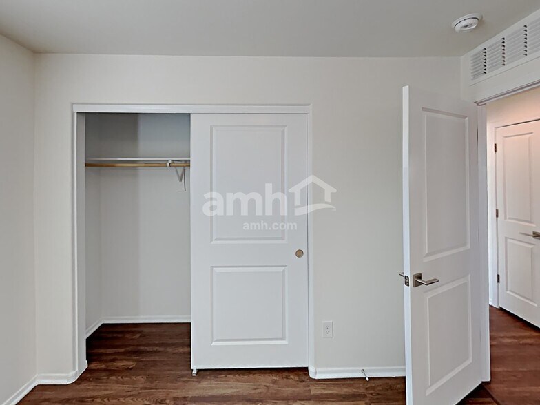 Building Photo - 6869 E Via Arroyo Largo