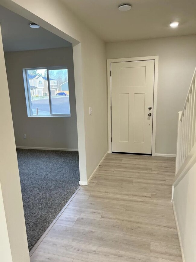 Building Photo - Enormous Two-Story Home- Available January 9th