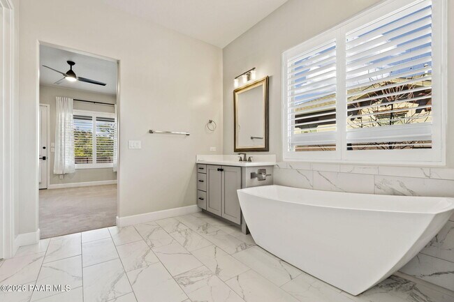 Building Photo - 1476 Sierry Peaks Dr