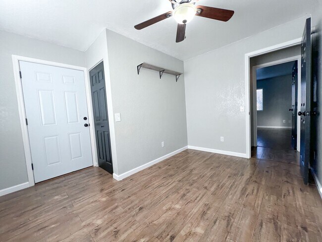 Building Photo - 114 W Head St