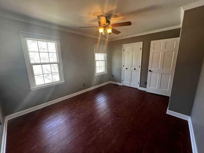 Building Photo - 204 Woodside Ave