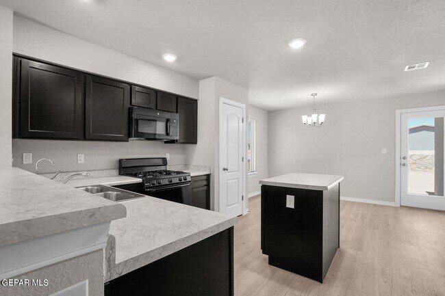 Building Photo - 14581 Firewheel Ave