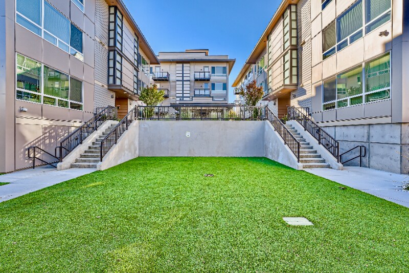 Building Photo - 2330 Yakima Ct