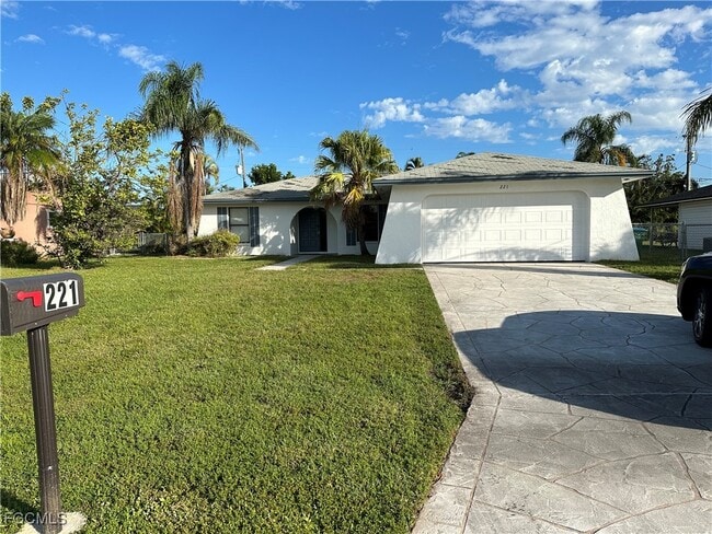 Building Photo - 221 SW 34th Terrace