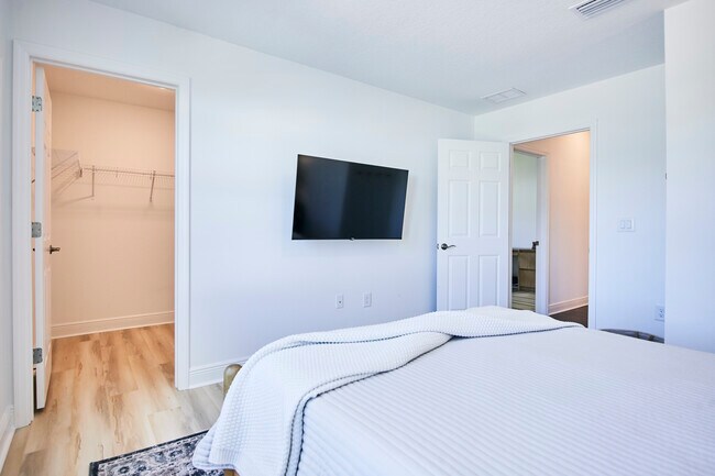 Building Photo - 4028 Via Sienna Cir