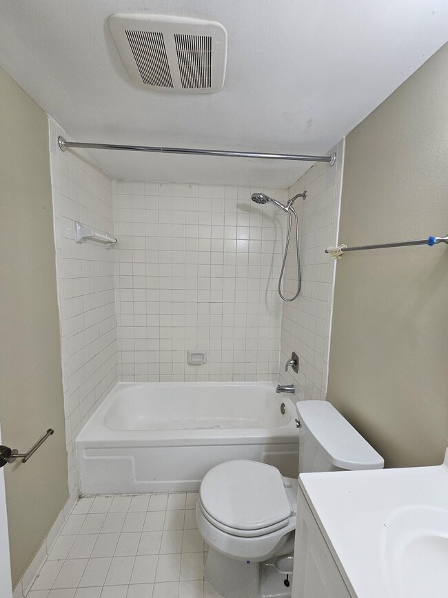 Building Photo - 1720 N Congress Ave