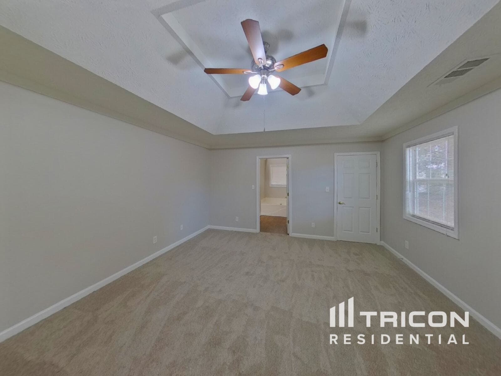 Building Photo - 408 Crested View Dr