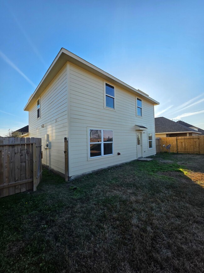 Building Photo - 6159 El Granate Dr
