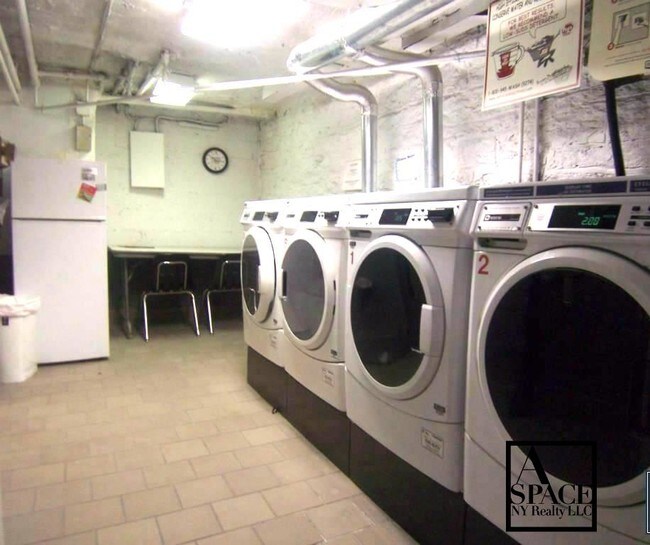 Building Photo - 1498 3rd Ave