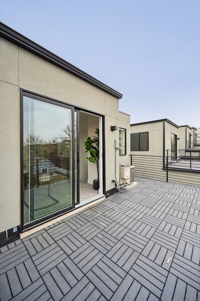 Building Photo - 1244 Tennyson St