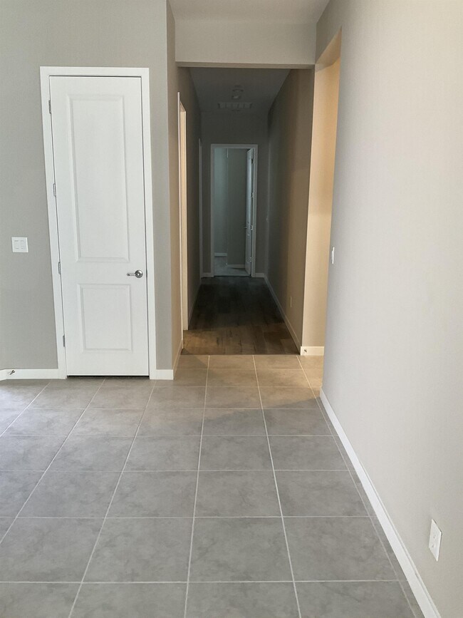Building Photo - 598 Sandpiper Run Ln
