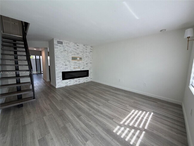 Building Photo - 1711 W 58th St