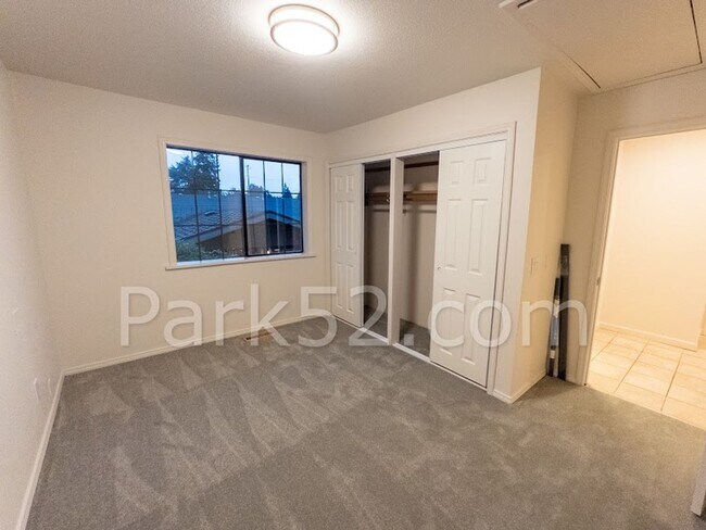 Building Photo - 9024-9024 Waverly Dr SW