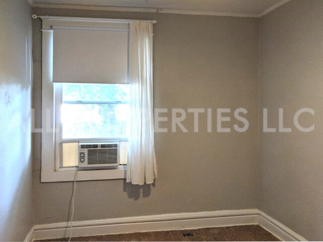 Building Photo - 1319 E 27th Ave