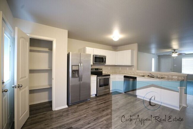 Building Photo - Beautiful 4 bedroom/2 bath home - Nettleton