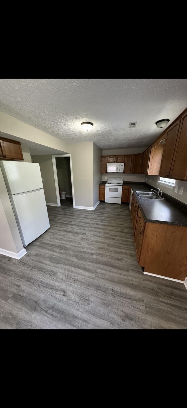 Building Photo - 1049 Blackwell Ct