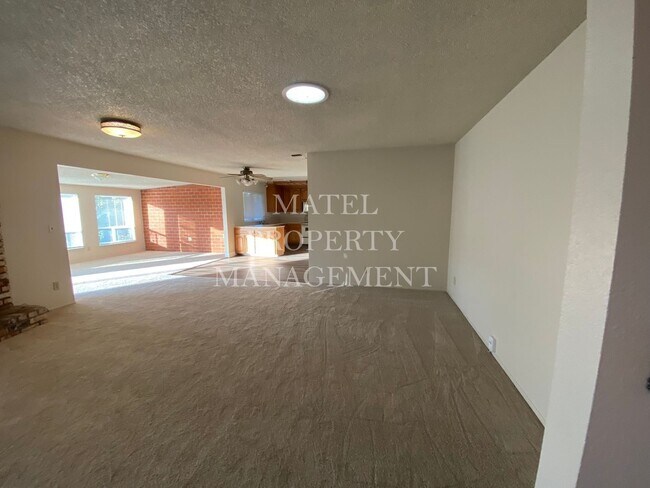 Building Photo - No Deposit